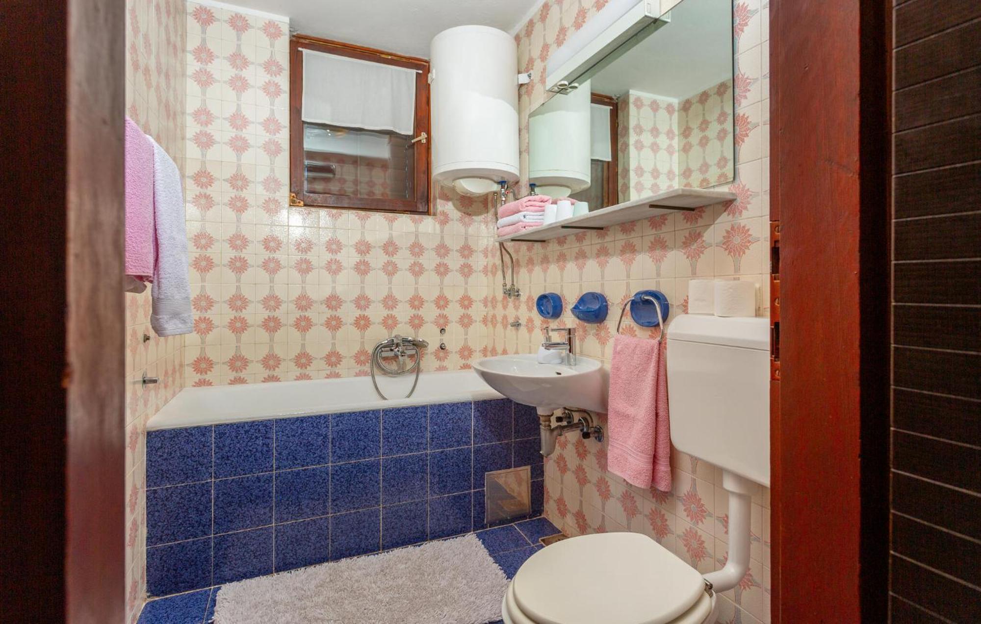 3 Bedroom Stunning Apartment In Krk Krk Town Zewnętrze zdjęcie
