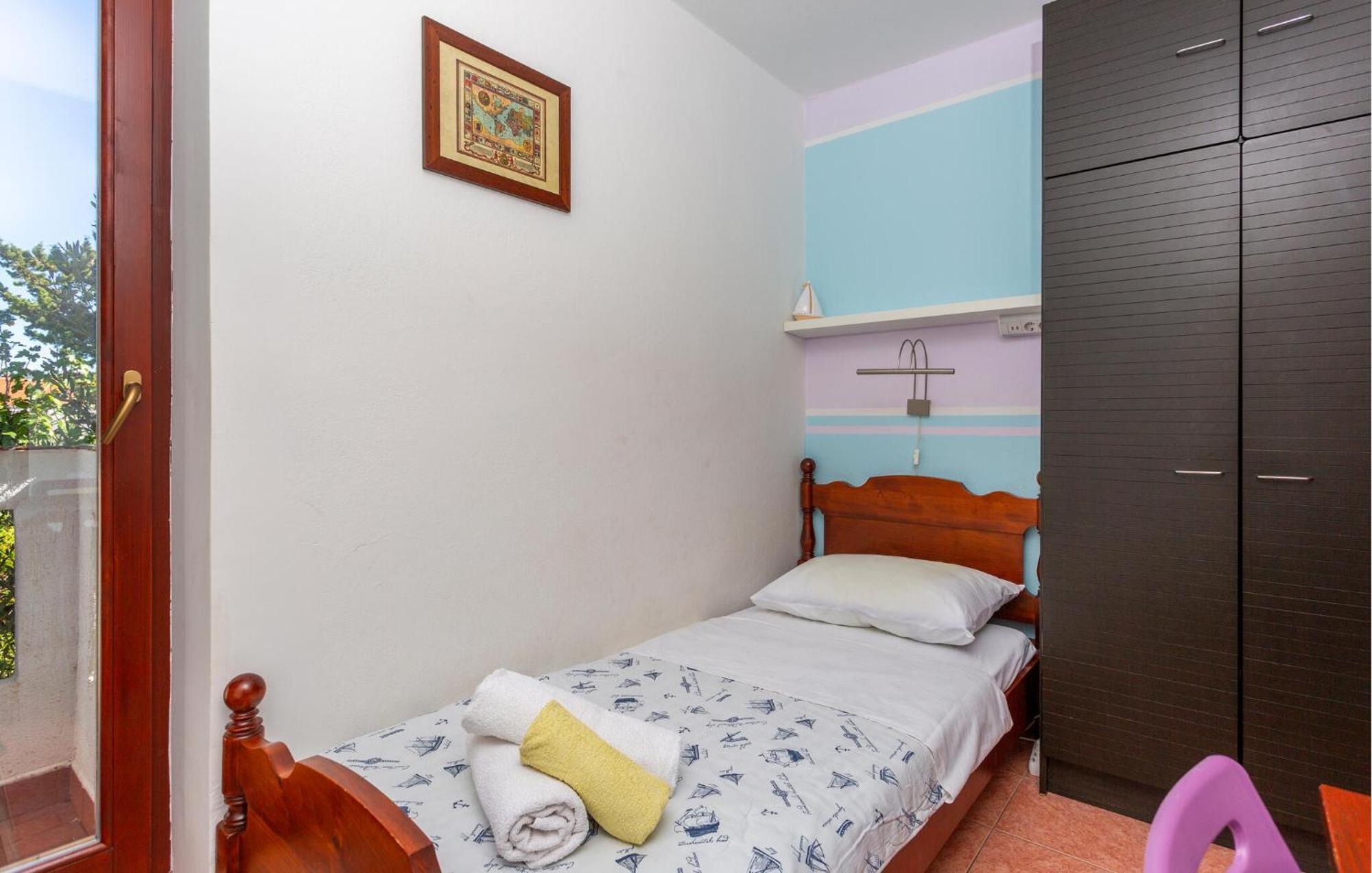 3 Bedroom Stunning Apartment In Krk Krk Town Zewnętrze zdjęcie
